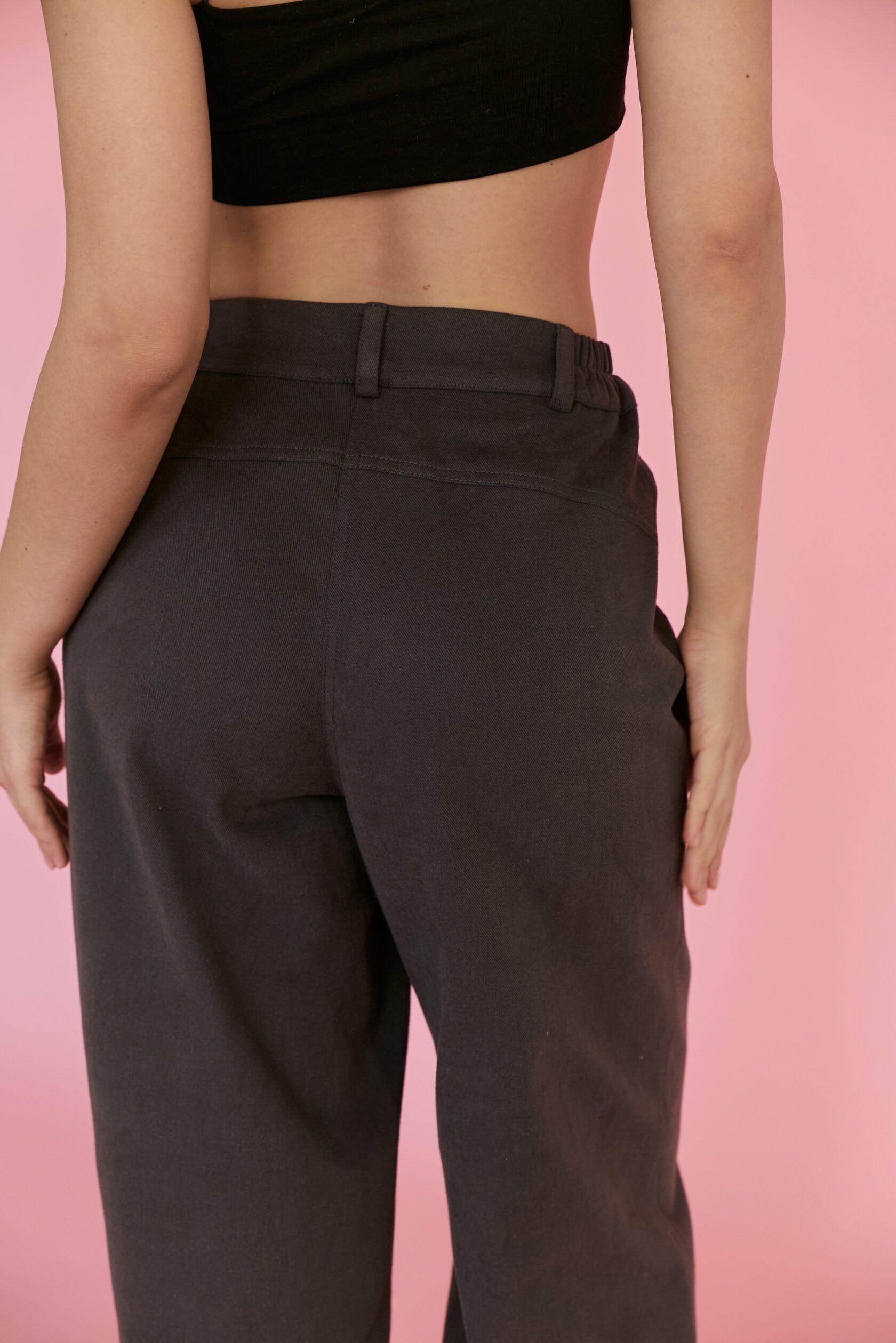 Джинсы-бананы графит L(98-104