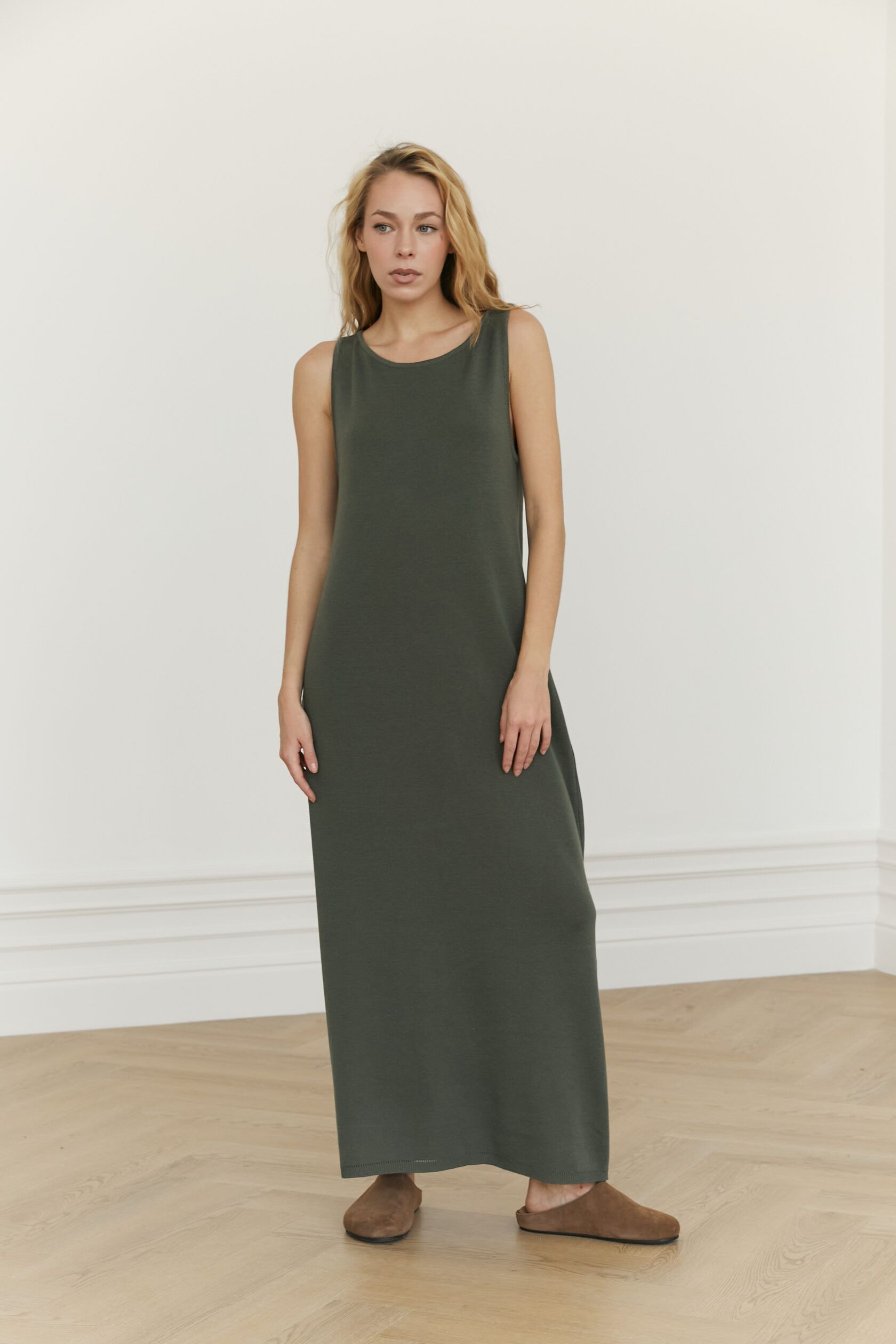 Платье Одри макси полынь круглый ворот M-L