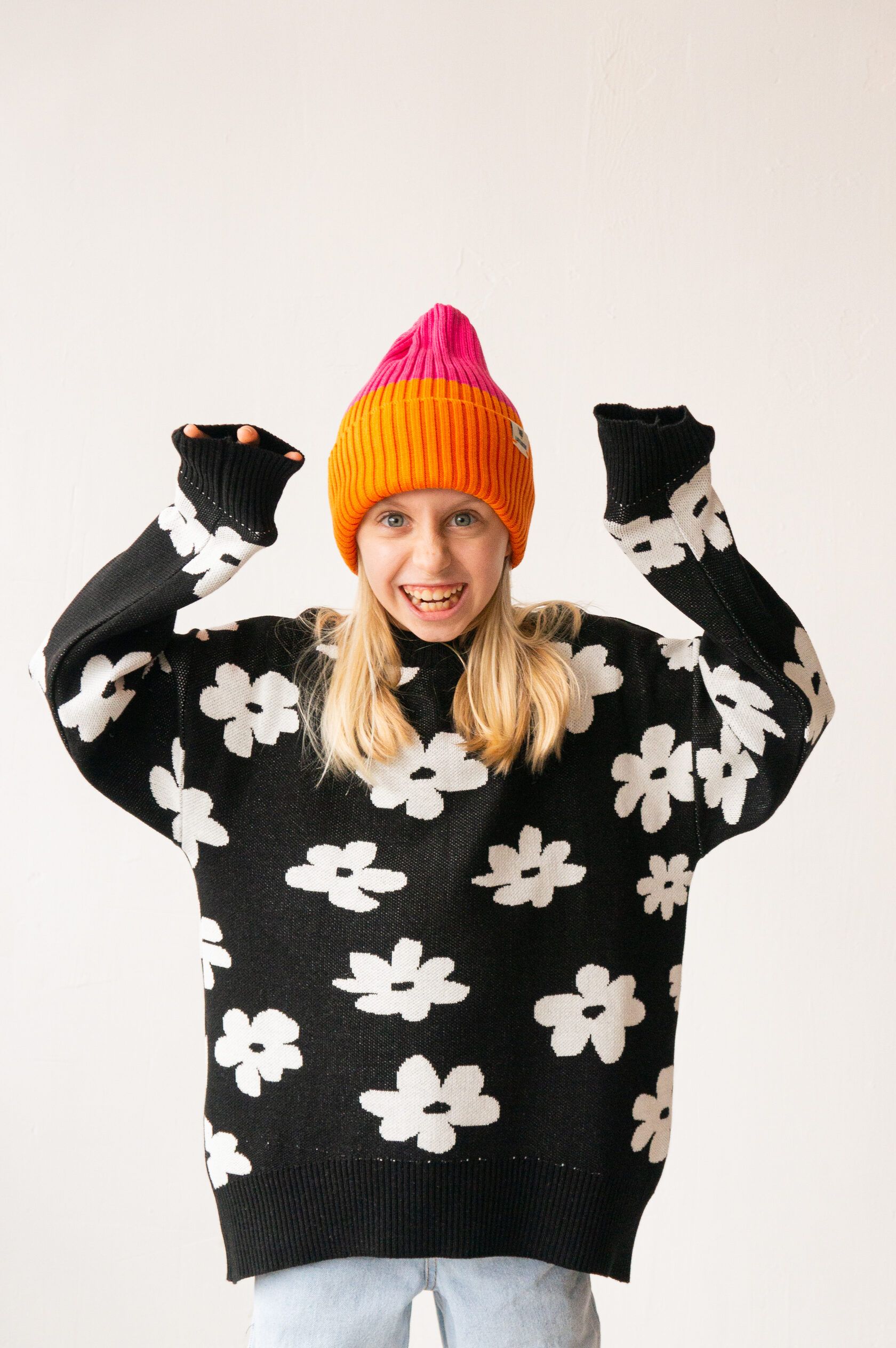 Джемпер детский Ромашки черный рост 130-140 см