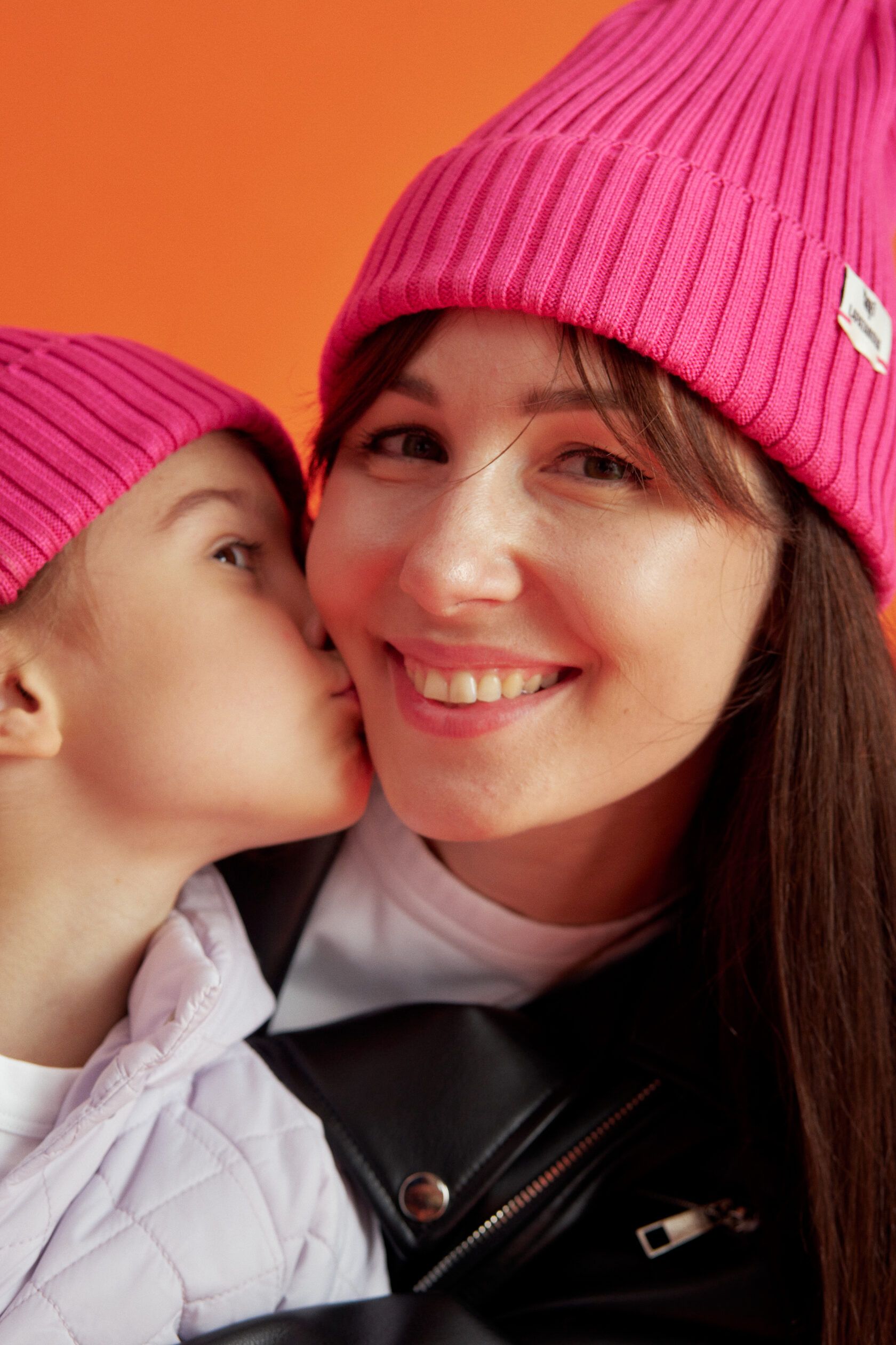 Шапка взрослая яркая фуксия S-L